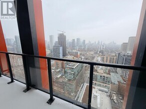 180 Front St E in Toronto, ON - Building Photo - Building Photo