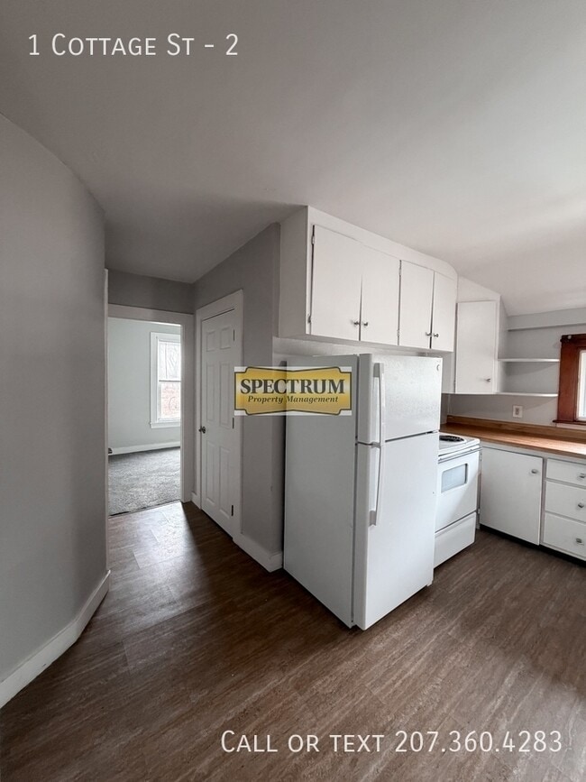 1 Cottage St in Fairfield, ME - Building Photo - Building Photo