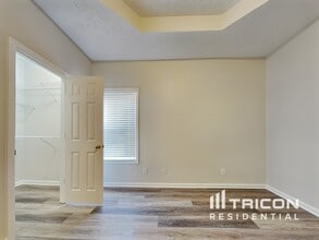140 Carl Barrett Dr in Canton, GA - Foto de edificio - Building Photo