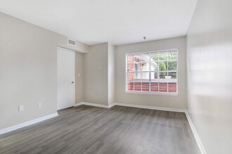 1125 Crystal Way in Delray Beach, FL - Foto de edificio - Building Photo