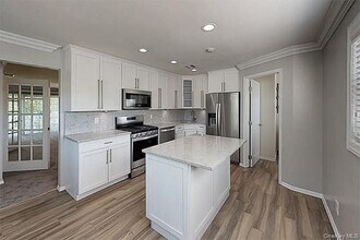 137 Overlook Dr in Farmingville, NY - Building Photo - Building Photo