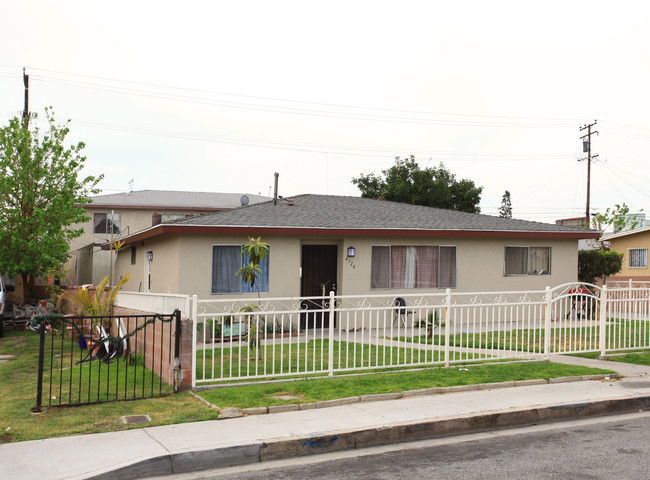 4724 E 58th St in Maywood, CA - Building Photo - Building Photo