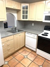 8075 SW 107th Ave, Unit 216 in Miami, FL - Building Photo - Building Photo