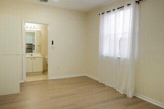 2469 SW 153rd Pass in Miami, FL - Building Photo - Building Photo