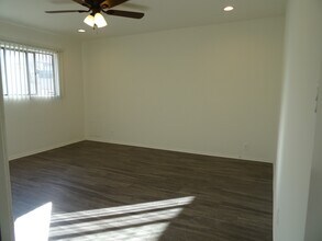 815 S Wooster St in Los Angeles, CA - Building Photo - Building Photo