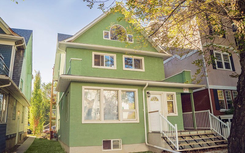 2210 Angus St in Regina, SK - Building Photo