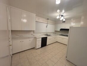800-818 S Orange Grove Blvd in Pasadena, CA - Building Photo - Building Photo