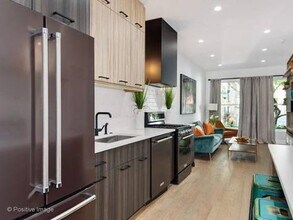 2433 N Janssen Ave in Chicago, IL - Building Photo - Building Photo