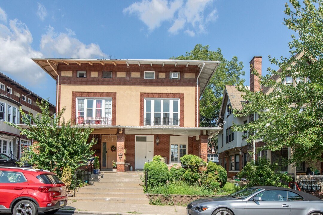 33 S West St in Allentown, PA - Building Photo
