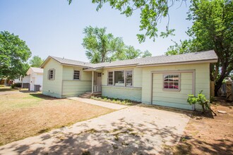 2611 47th St in Lubbock, TX - Building Photo - Building Photo