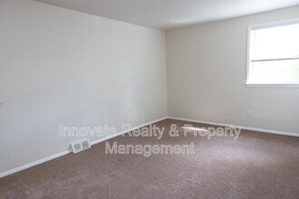 109 Lockart Plaza in Philadelphia, PA - Building Photo - Building Photo