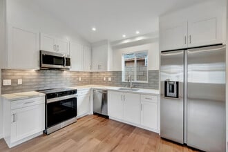 1012 W Walnut St, Unit #2 in Santa Ana, CA - Building Photo - Building Photo