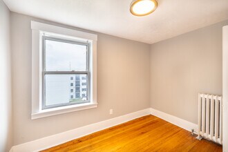 Clarisa Properties in Omaha, NE - Building Photo - Interior Photo