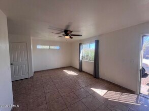 2549 E Chipman Rd in Phoenix, AZ - Building Photo - Building Photo