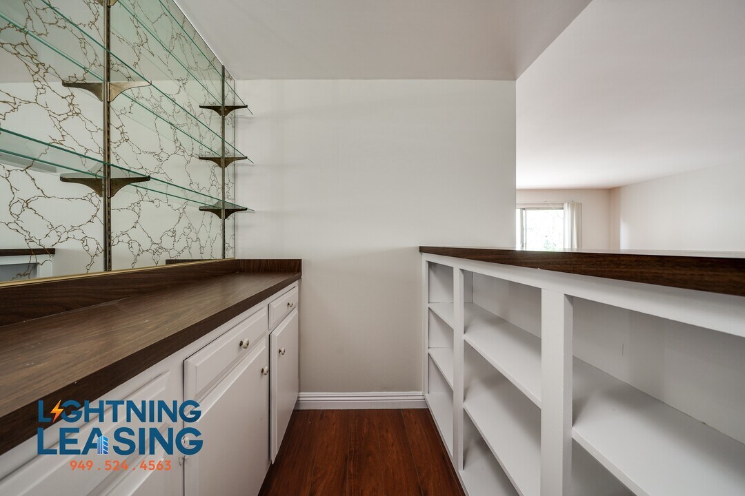 813 S Shenandoah St in Los Angeles, CA - Building Photo