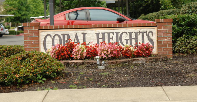 Coral Heights in Salem, OR - Building Photo - Building Photo