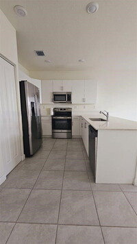 3228 W 114th Terrace in Hialeah, FL - Building Photo - Building Photo