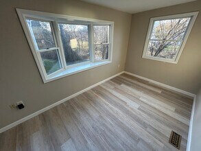 78 Southview Rd in Mc Donald, PA - Building Photo - Building Photo