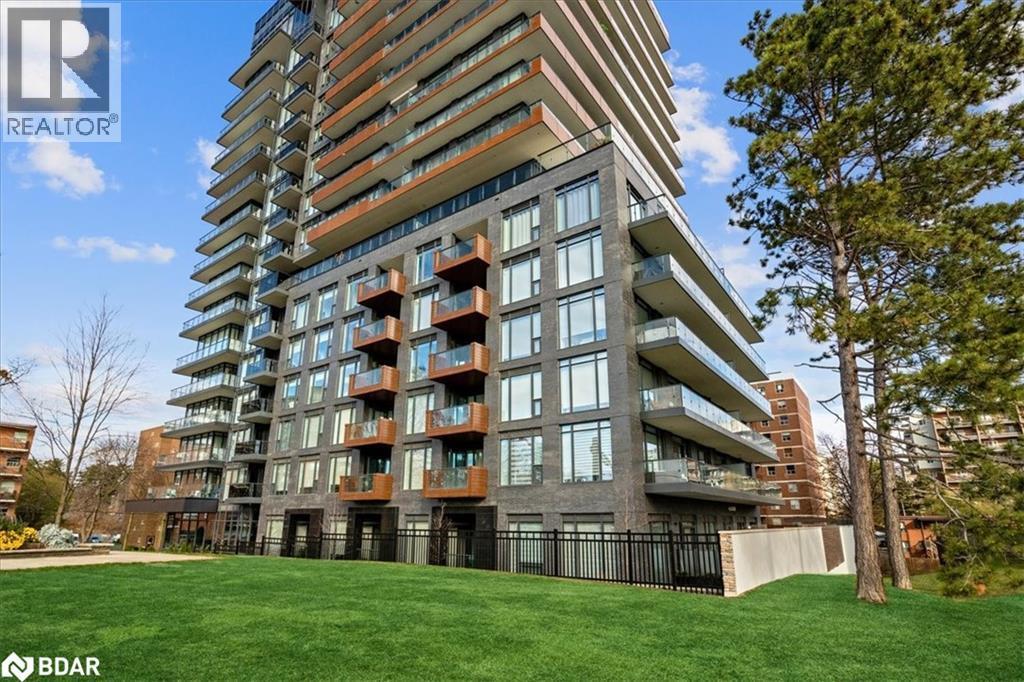 21 Park St E in Mississauga, ON - Building Photo