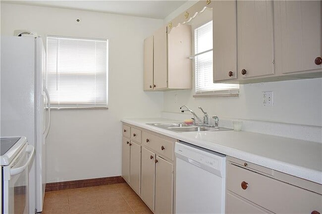 100 Primrose Ave in Glenshaw, PA - Building Photo - Building Photo