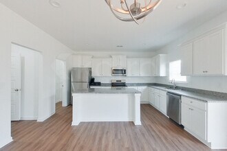 203 Silver Maple Ln in Warner Robins, GA - Building Photo - Building Photo