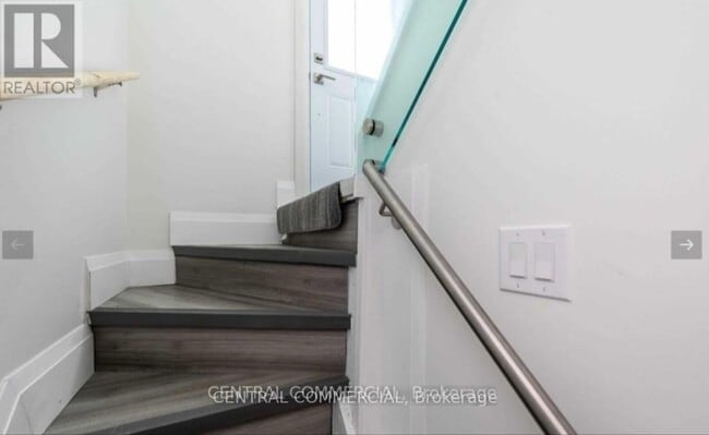 38 Child Dr in Aurora, ON - Building Photo - Building Photo