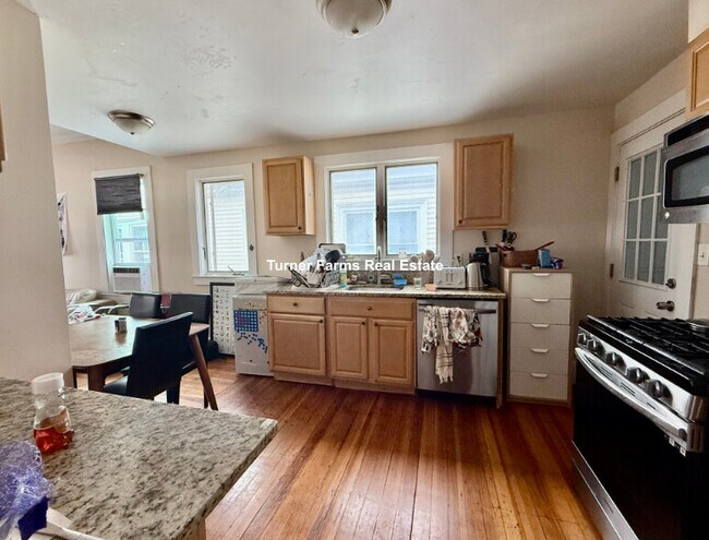 185 Powder House Blvd, Unit 2 in Somerville, MA - Building Photo - Building Photo