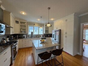 43 Canterbury Rd in Waltham, MA - Building Photo - Building Photo