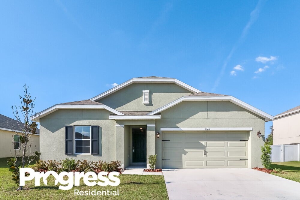 36618 Goffaux Loop in Zephyrhills, FL - Foto de edificio