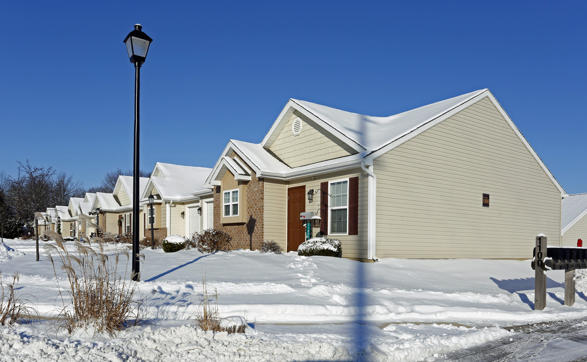 Overlook Villas in Columbia City, IN - Foto de edificio