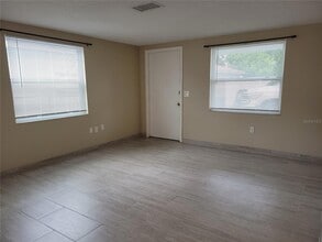 2039 Calusa Trail, Unit Loft in Holiday, FL - Foto de edificio - Building Photo