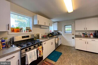 10 Princeton Ave in Hopewell, NJ - Building Photo - Building Photo