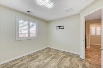 7256 Sterling Rock Ave in Las Vegas, NV - Building Photo - Building Photo