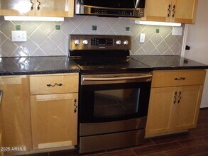 5044 W Mercer Ln in Glendale, AZ - Building Photo - Building Photo