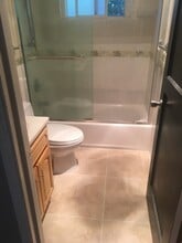 827 El Camino Real, Unit 1 in Burlingame, CA - Foto de edificio - Building Photo