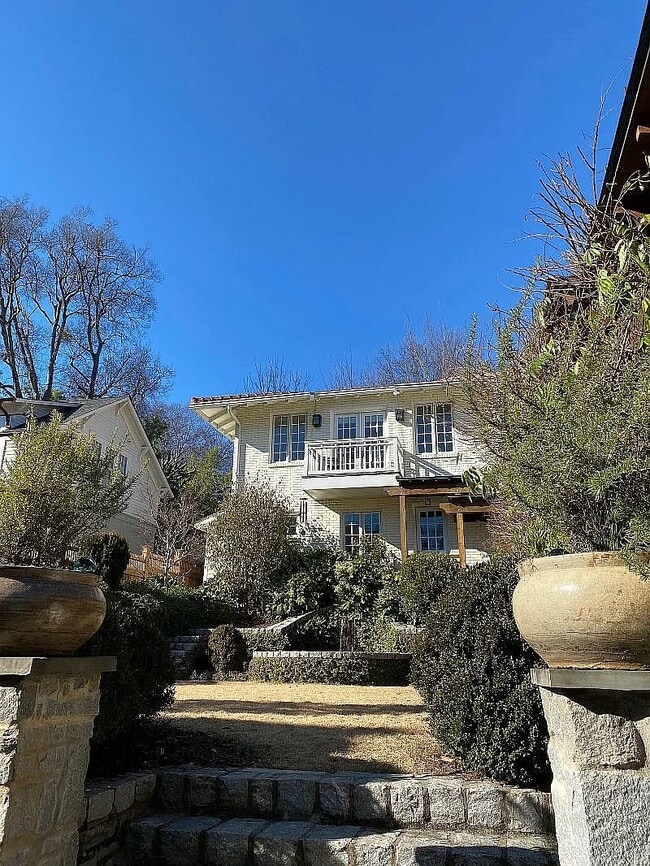 52 Westminster Dr NE, Unit 1 in Atlanta, GA - Building Photo - Building Photo