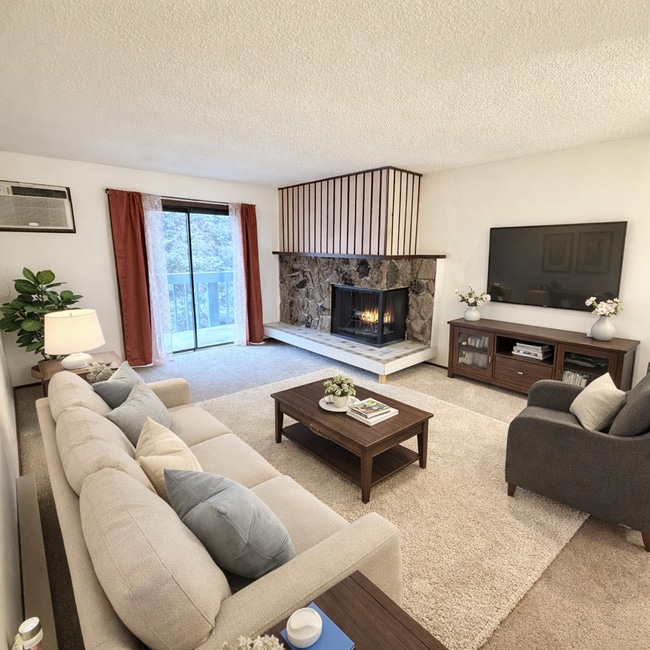 2121 E Upriver Dr in Spokane, WA - Building Photo - Building Photo