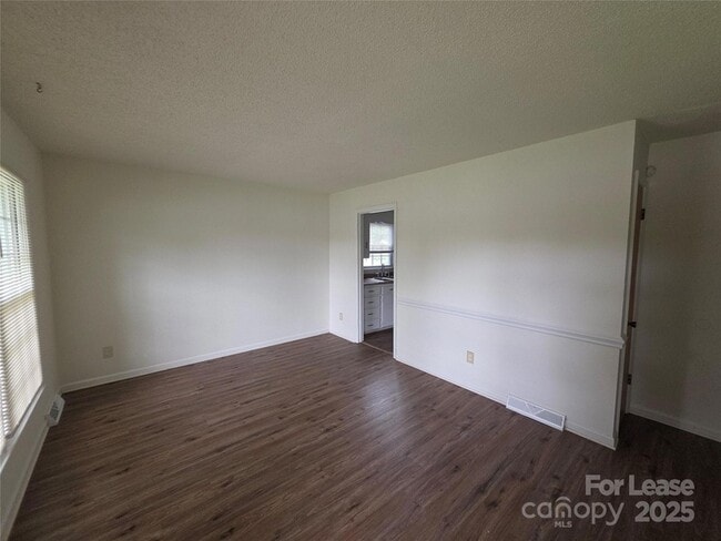 6501 Barrington Dr, Unit 01_1401 in Charlotte, NC - Building Photo - Building Photo