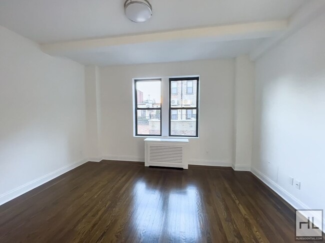 25 W 68th St