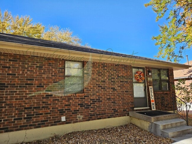 property at 1037-1039 SE Kingscross Rd