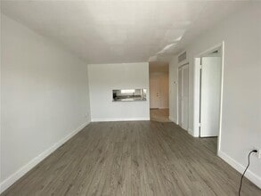 6503 Winfield Blvd in Margate, FL - Building Photo - Building Photo