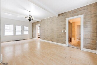 86 W Main St in Bergenfield, NJ - Building Photo - Building Photo