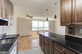 9701 Fields Rd in Gaithersburg, MD - Building Photo - Building Photo