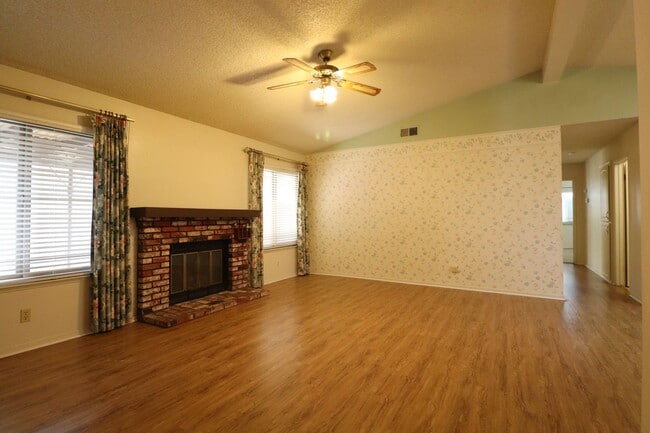 2223 Almond Ln in Santa Maria, CA - Building Photo - Building Photo