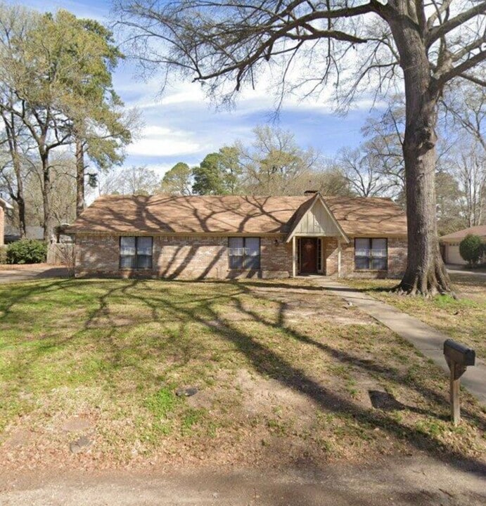 34 Broadmoor Dr in Texarkana, AR - Building Photo