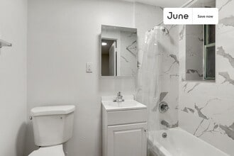 248 W 64th St in New York, NY - Foto de edificio - Building Photo