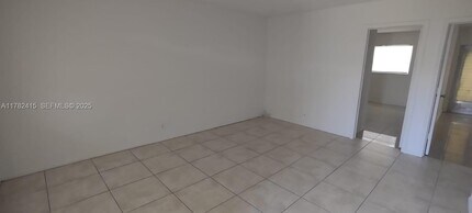 220 NE 40th St in Oakland Park, FL - Building Photo - Building Photo