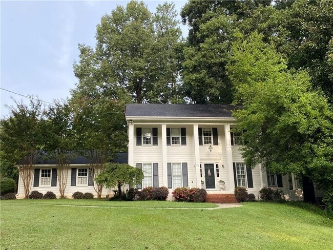 property at 5540 Windy Ridge Dr NE