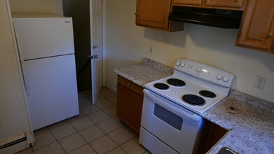 24 Adamson Ave in Norwalk, CT - Building Photo - Building Photo