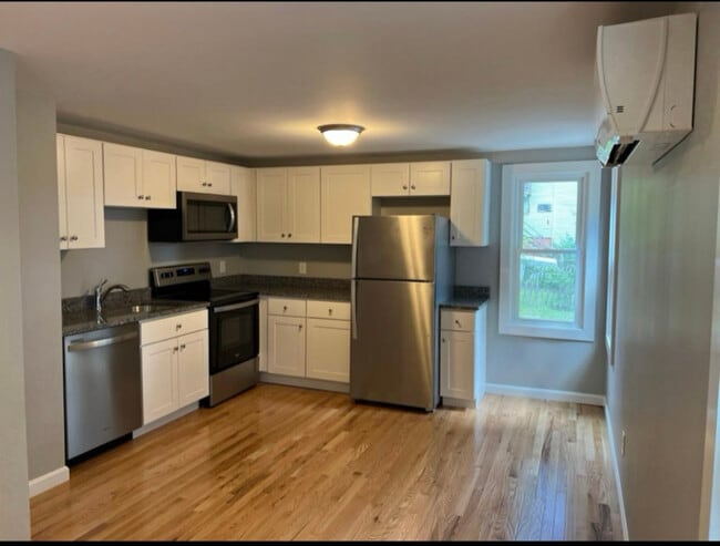 72-74 3rd St, Unit 7 in Bangor, ME - Building Photo - Building Photo